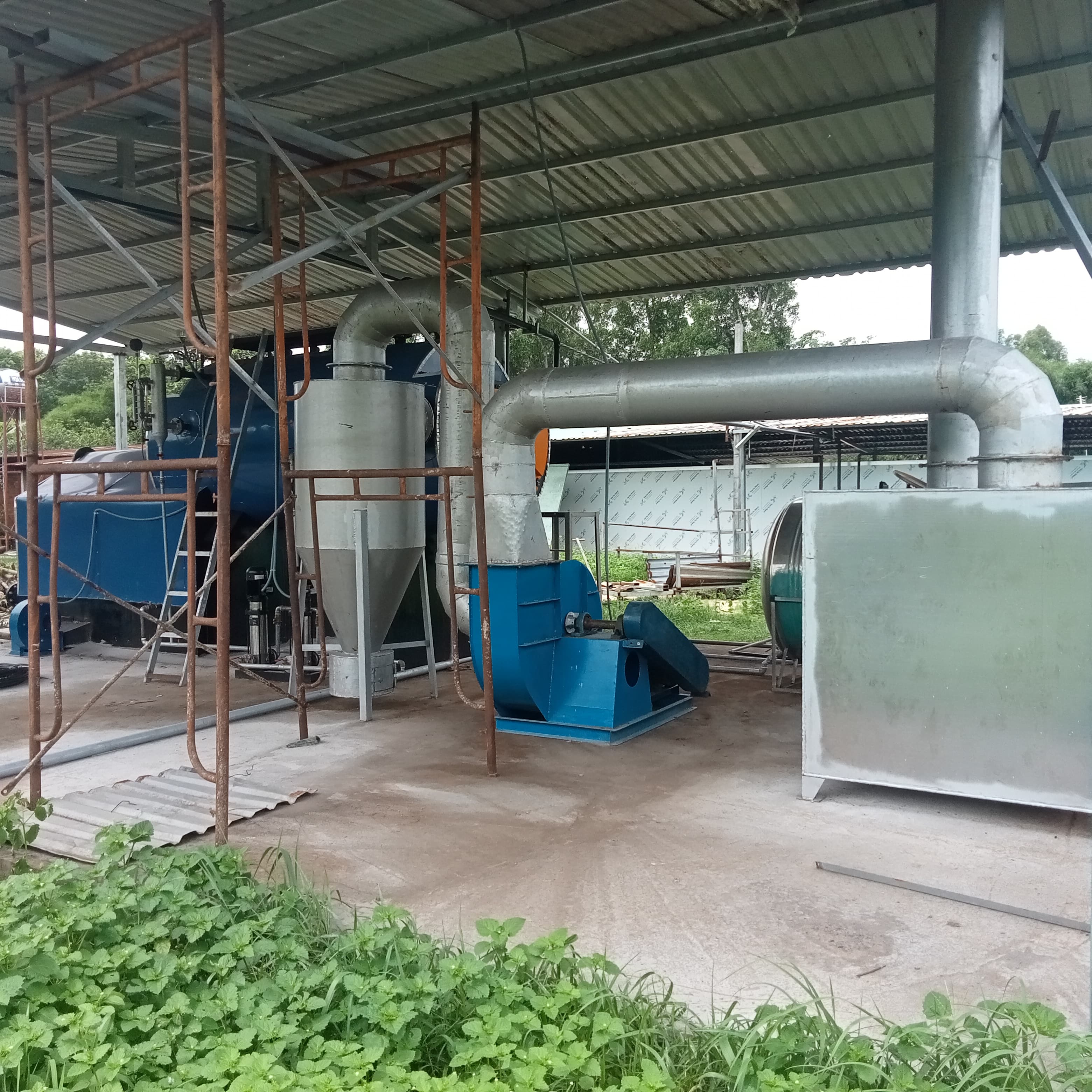 Nồi hơi và hệ thống thoát khói lắp đặt tại cơ sở sản xuất